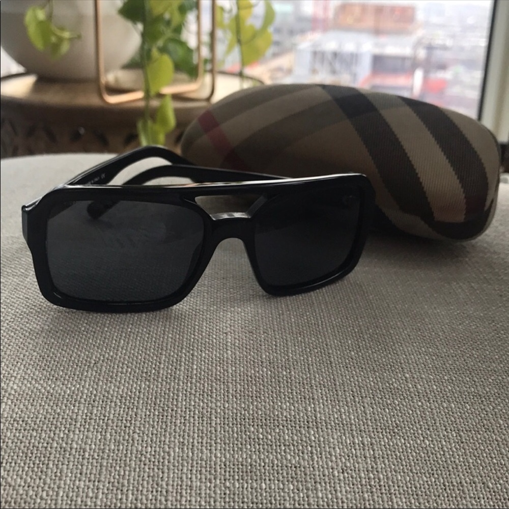 SOLD - Burberry sunglasses